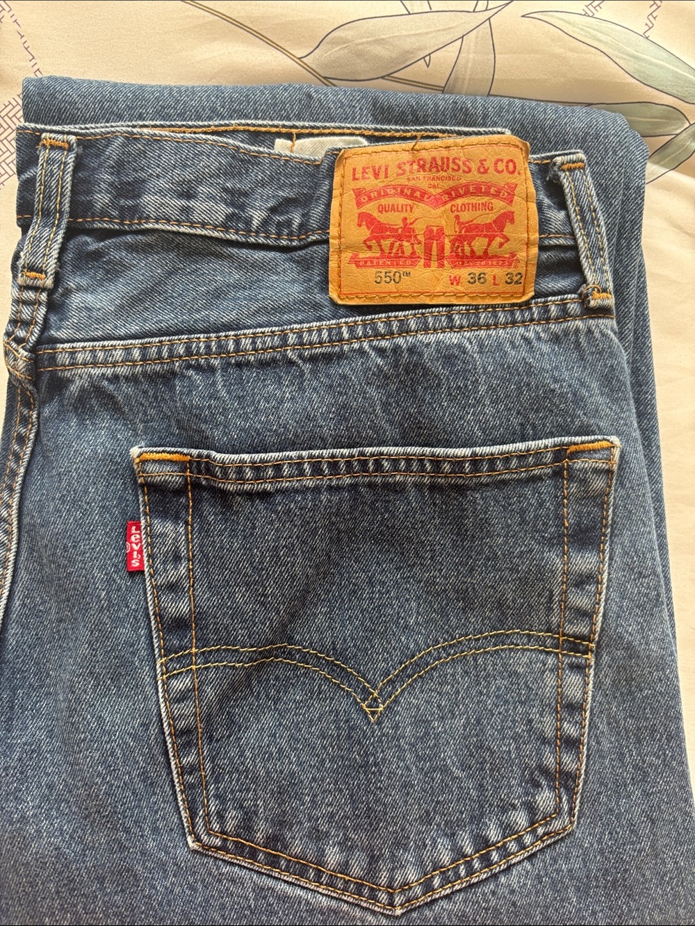 Levi's 550 Straight Men’s Jeans in Medium Blue Denim